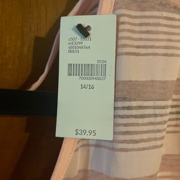 Lane Bryant top. 14/16 - Picture 2 of 5